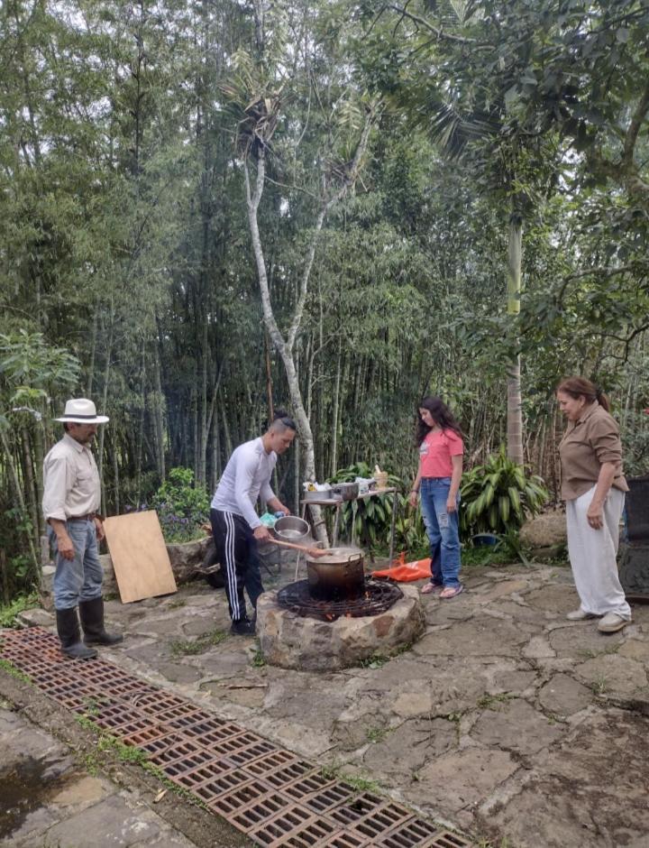 Finca Exclusividad Familiar O Grupo De Amigos Capacidad Hasta 12 Personas Calles En Placa Huella, Caminata Ecologica Alban  Εξωτερικό φωτογραφία